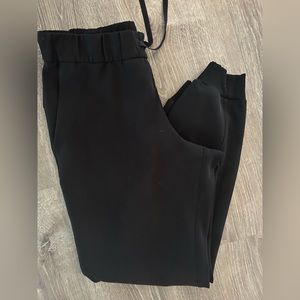 Lululemon on the fly jogger 8